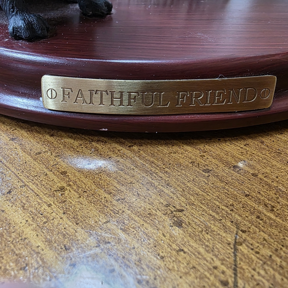 The product is a figurine of a faithful black Labrador Retriever - Picture 2 of 5